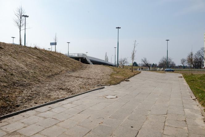 Warszawa bez barier. Powstanie pochylnia dla pieszych i rowerzystów