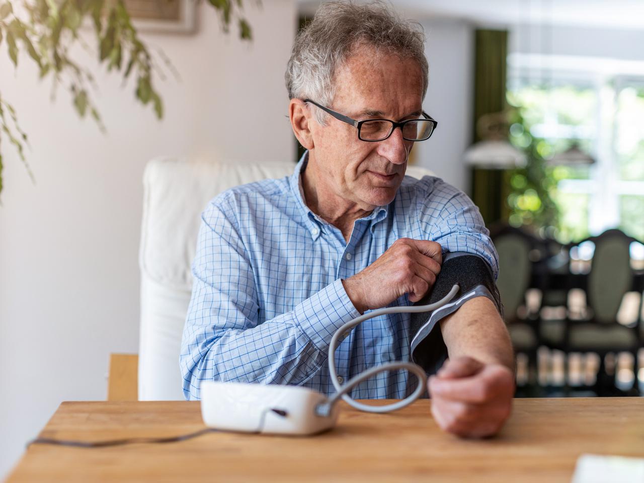 Czy wiesz jak rozpoznać nadciśnienie tętnicze? Rozwiąż test i sprawdź swoją wiedzę