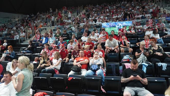 Euro 2024. Tysiące fanów piłki nożnej w Strefie Kibica w hali Urania w Olsztynie. Zobacz zdjęcia!