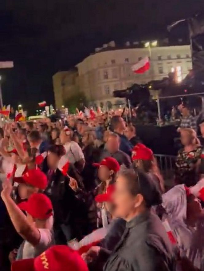 Karol Nawrocki śpiewa (nie)zakazane piosenki