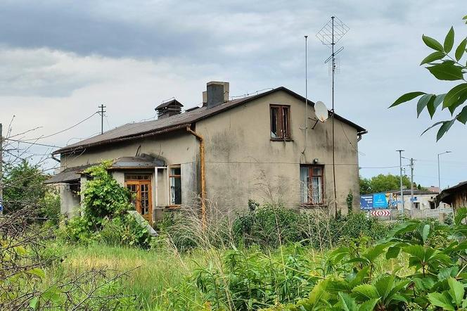Straszne odkrycie na osiedlu Olsztyńskim w Bełchatowie. W pustostanie znaleziono zwłoki mężczyzny