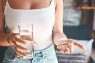 Garść suplementów po śniadaniu? Nie, każdy o innej porze i niekoniecznie z posiłkiem