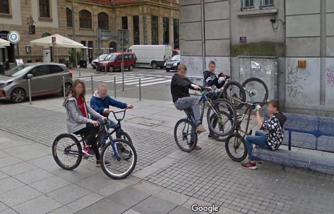 Dziwne zdjęcia z Google Street View w Polsce