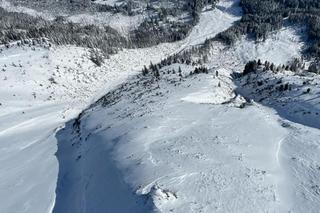 W Tatrach zeszły gigantyczne lawiny. TOPR pokazał zdjęcia ze śmigłowca