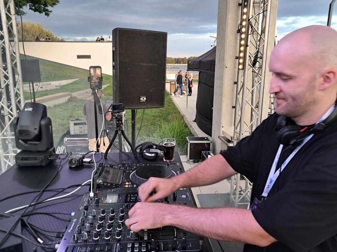 Najlepsi DJ-e z całej Polski i klubowicze spragnieni dobrej zabawy na "Sunshine Lubianka"