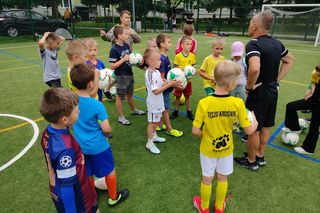 Tęcza zaprzyjaźnia z futbolem młodych mieszkańców Kraśnika. Przed nami kolejne zajęcia