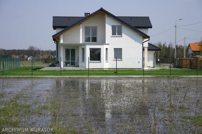Zalewanie działki