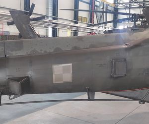 Polska szachownica na śmigłowcu Apache