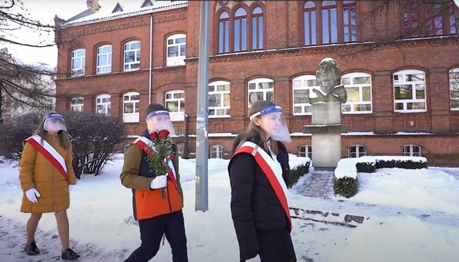 Tak iławska SP1 obchopdziła urodziny Kopernika i święto szkoły w okresie pandemii covid-19