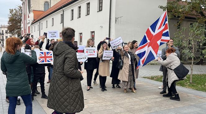 Lublin połączył się z Wielką Brytanią! Portal na Placu Litewskim pokazuje teraz Ipswich