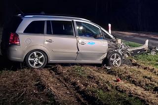 PILNE! Wypadek dwóch aut na trasie Starachowice - Tychów. Droga zablokowana