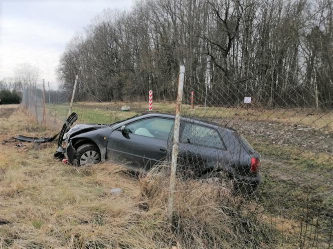 Pijany kierowca Audi wpadł na pas graniczny