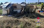 Gronówka. Śmiertelny wypadek na przejeździe kolejowym. Zderzenie kampera z pociągiem osobowym [ZDJĘCIA].