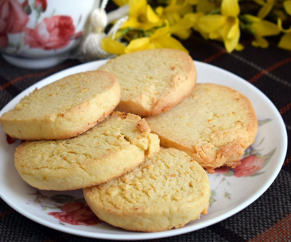 Ciastka ze skwarek: kruche przysmaki rodem z PRL, które wciąż zachwycają smakiem