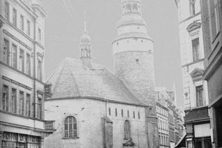 Tak wyglądała Jelenia Góra po wojnie. Zobacz migawki z życia miasta 