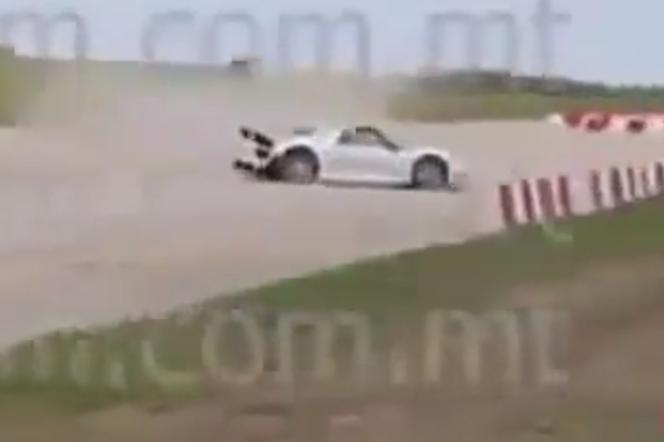 Wypadek Porsche 918 Spyder na Malce