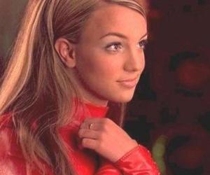 Julia Wieniawa, Britney Spears