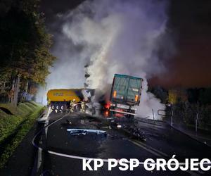 Horror pod Grójcem. Ciężarówki stanęły w ogniu, kierowcy spłonęli żywcem