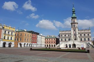 Na Rynku Wielkim w Zamościu mają pojawić się drzewa. Będą rosły w donicach