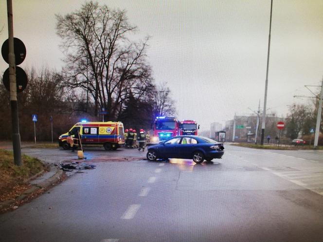 ŁÓDŹ: Wypadek Zgierska/Kaniaziewicza: 23-letni sprawca porzucił auto z rannym kolegą! W drugim aucie poszkodowana KOBIETA Z DZIECKIEM