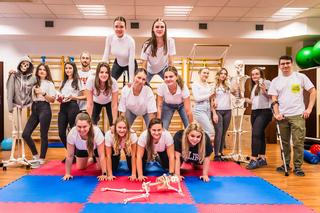 Kierujesz się pasją i chcesz zdobywać nowoczesną wiedzę w praktyce? Ta uczelnia i te kierunki studiów są dla Ciebie!