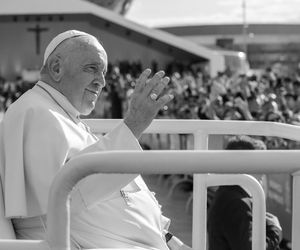 Papież Franciszek nie żyje.
