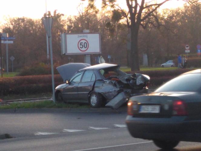 Kolizja tramwaju z samochodem ul. Czerwona Droga