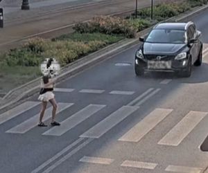  Łódź. Kobieta potrącona na przejściu. Patrzyła nie na drogę, tylko w telefon [ZDJĘCIA]