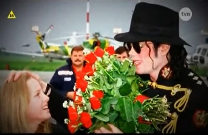 Michael Jackson zmarł 16 lat temu. Gdy odwiedził Polskę, wszyscy wstrzymali oddech. Te zdjęcia zachwycają