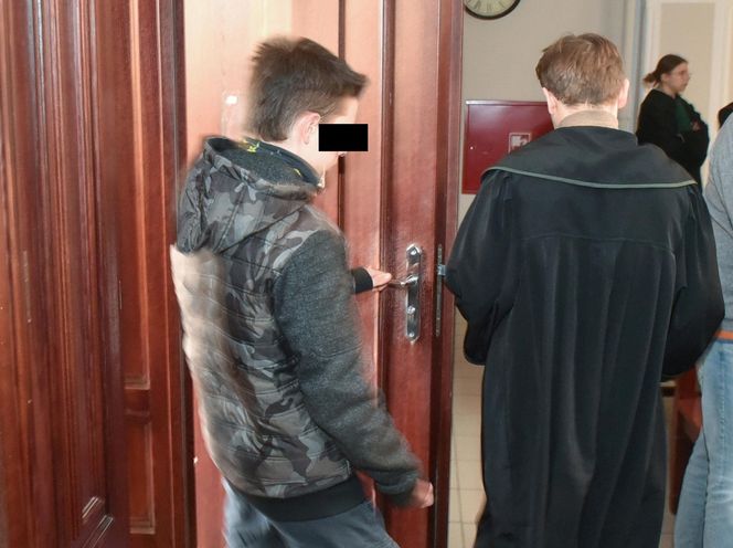 17-letni zwyrodnialec miał wielokrotnie gwałcić swoją nieletnią siostrę