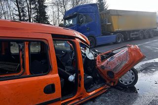 Kierowca z woj. lubelskiego miał prawie dwa promile alkoholu w organizmie. Doprowadził do zderzenia z pojazdem wojskowym na krajowej „17”