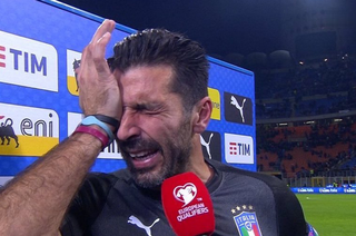 El. MŚ 2018: Wielki dramat Włochów i Gianluigiego Buffona. Piękny gest i łzy włoskiego bramkarza [WIDEO]