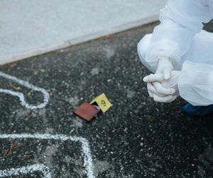 Co miał w głowie sprawca? Pytamy, gdy dowiadujemy się o kolejnym ataku. Ostatnio dorzucamy: skąd pochodził? Po co nam ta wiedza?