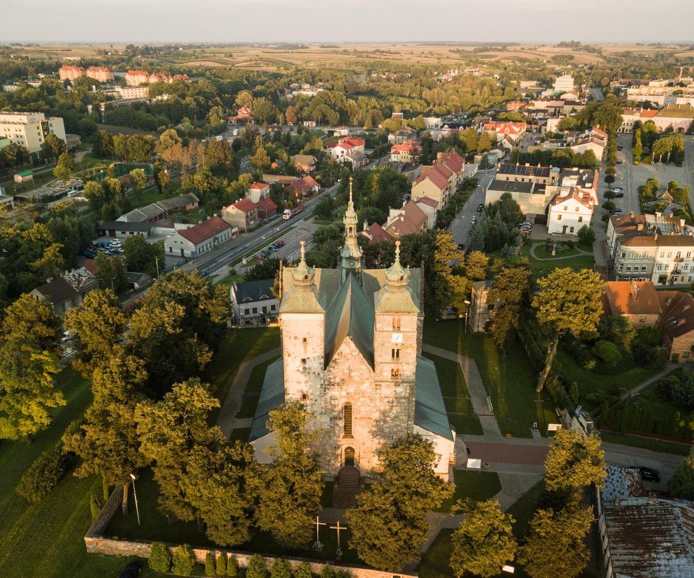6 miast w Świętokrzyskiem, które przenosą Cię w czasie