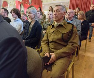 Wojenne pamiatki po Antonim Firleju w Muzuem Okręgowym w Lesznie. Był żołnierzem Dywizji Generała Maczka