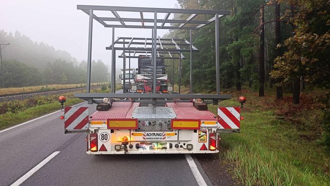 Trzy auta rozbite, jedna osoba w szpitalu! Droga krajowa zablokowana po wypadku