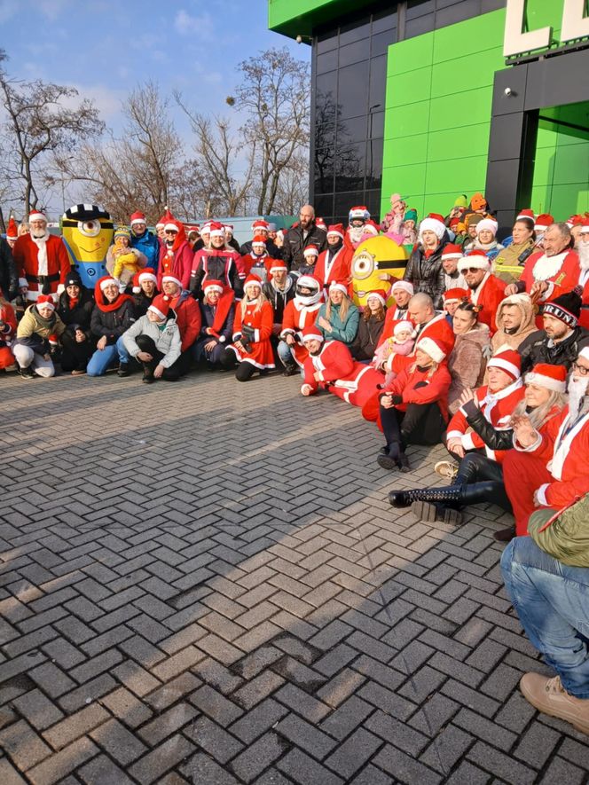 Mikołaje na motocyklach z warkotem przejechali przez miasto. Pognali do chorych dzieci!