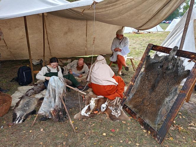 Odbywający się w Mrozach Festyn Archeologiczny to wydarzenie, które z roku na rok przyciąga coraz więcej umieszkańców regionu i turystów