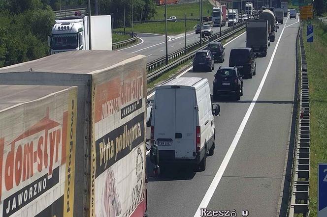 Zderzenie dziesięciu samochodów na A4 w Małopolsce