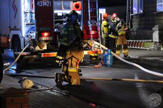 Pożar w Gostyninie. Płonął drewniany dom, w środku krzyczały dzieci!