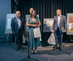 Decyzją Kapituły Nagrodę Główną w Konkursie zdobyła Dorota Filipiak za książkę  „Bug z Tobą. Historie o życiu i śmierci na wsi nadbużańskiego Podlasia”
