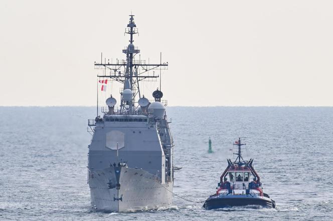 Amerykański krążownik rakietowy typu Ticonderoga USS Normandy wpłynął do portu w Gdyni