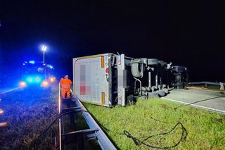 Śmiertelny wypadek na S8 pod Wieruszowem. Mężczyzna zginął w zderzeniu dwóch tirów [ZDJĘCIA].