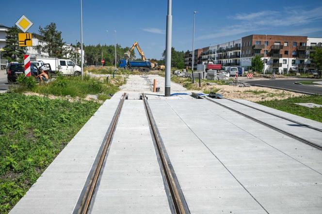 Budowa linii tramwajowej na JAR na półmetku. Tak wyglądają prace w Toruniu