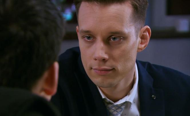 Na Wspólnej odc. 3285. Tadeusz (Jakub Pruski), Darek Żbik (Michał Mikołajczak)