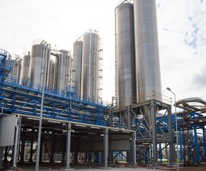 Czarny dym nad Azotami w Tarnowie. Wyrzut pyłu węglowego w bunkrze