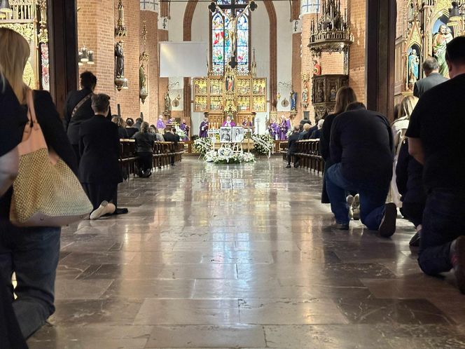 Pogrzeb Anity i Macieja. Lekarka i jej syn zginęli w Egipcie