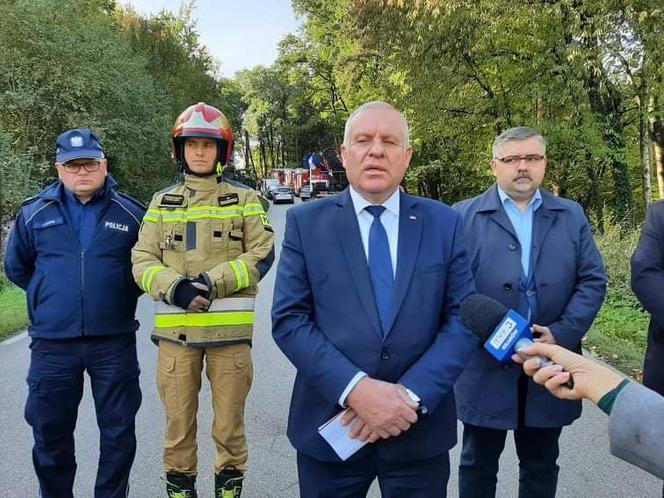 Pod Bochnią ciągnik zderzył się z busem przewożącym niepełnosprawnych. Nie żyje jedna osoba