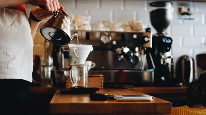 Tutaj popracujesz i zjesz coś dobrego! Oto TOP 8 kawiarni do pracy w Warszawie [PRZEGLĄD]