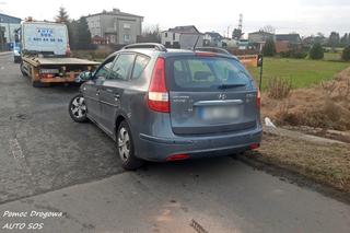 Awaria samochodu na przejeździe kolejowym w Tychach